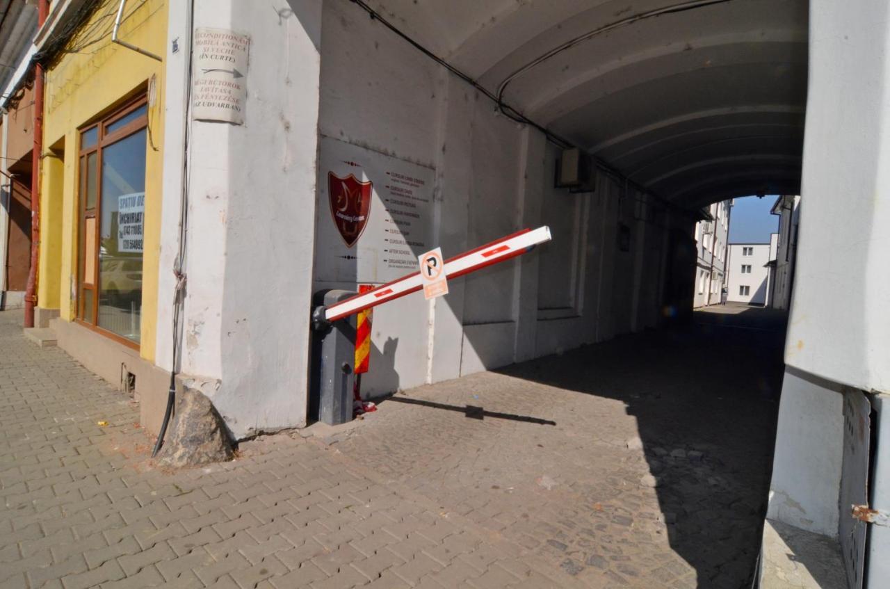 Târgu-MureşApartament 6 Centralアパートメント エクステリア 写真